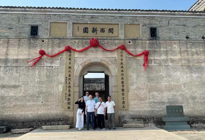 Forging Business, Forging Friendship: Yanming Metal Etching Factory Deeps Cooperation karo Klien Luar Negeri